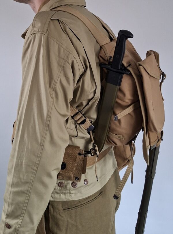 M1 Bayonet US M1 Bayonet with Scabbard M7 for M1 Garand